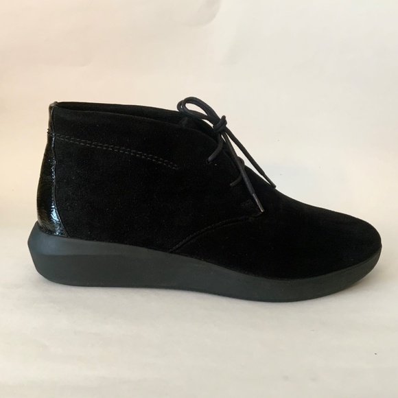 CLARKS TAWNIA LACE BLACK SUEDE LACE UP ANKLE BOOT Comfortable casual flat bootie - Picture 13 of 16